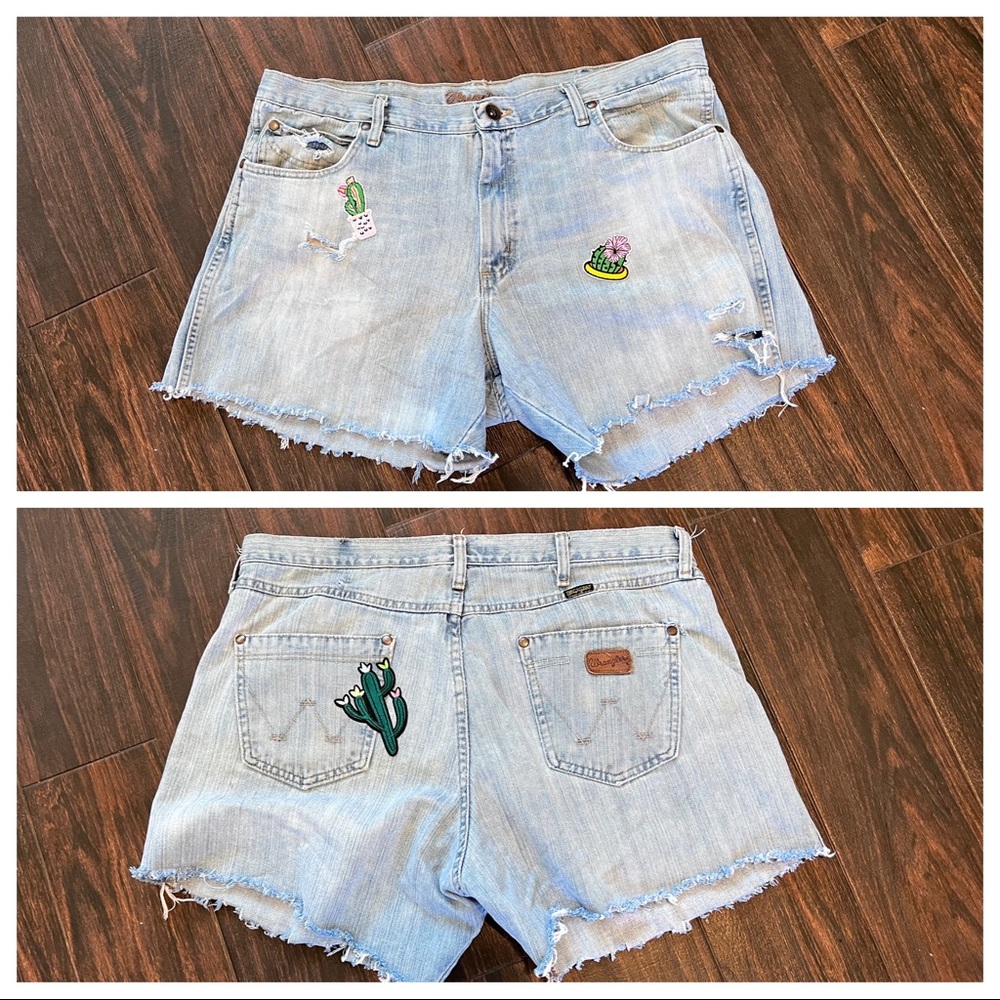 Wrangler distressed shorts